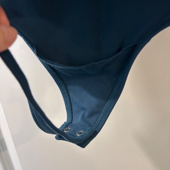 Abercrombie Fitch Soft A&F Collection V Neck Bodysuit Teal Blue - Picture 6 of 8